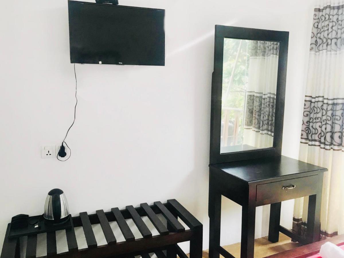 Sea Beach Resort Negombo Exterior photo