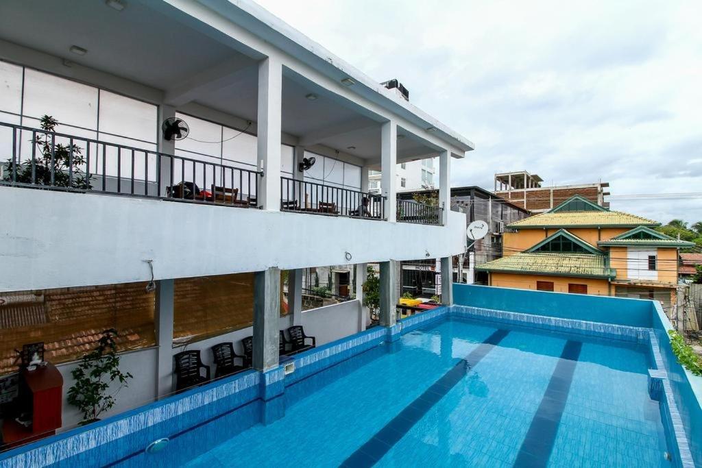 Sea Beach Resort Negombo Exterior photo