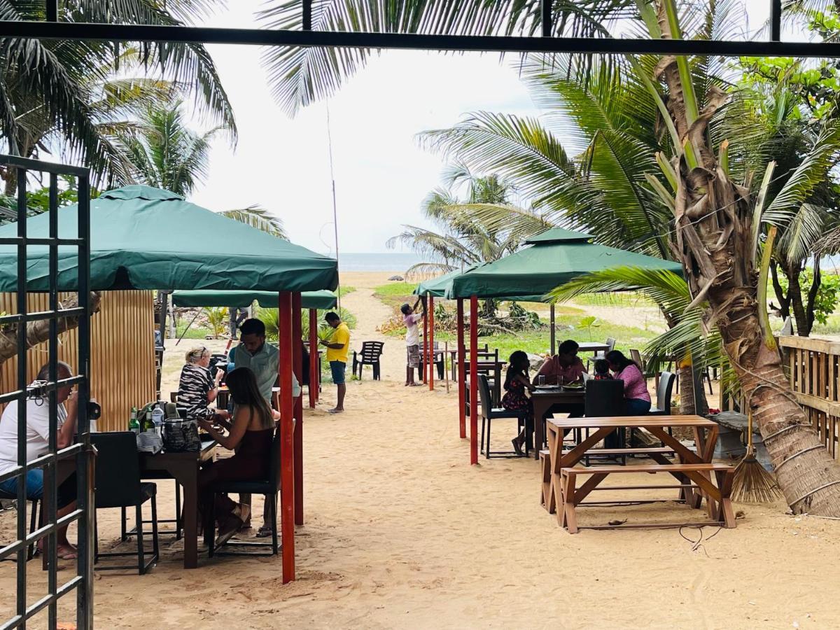 Sea Beach Resort Negombo Exterior photo