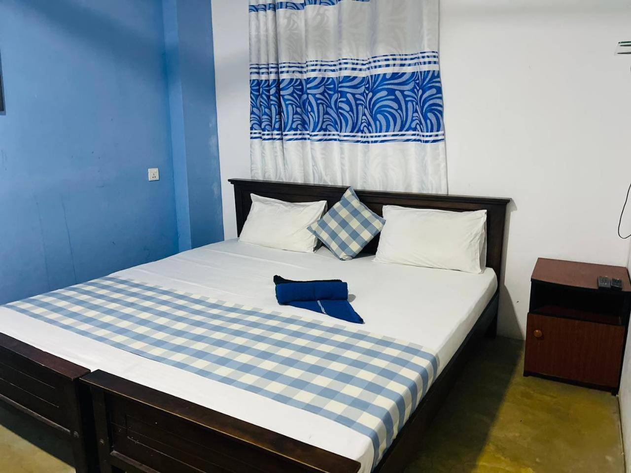 Sea Beach Resort Negombo Exterior photo